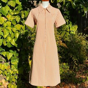 1970s Sears Camel & Cream Houndstooth Shirt Dress